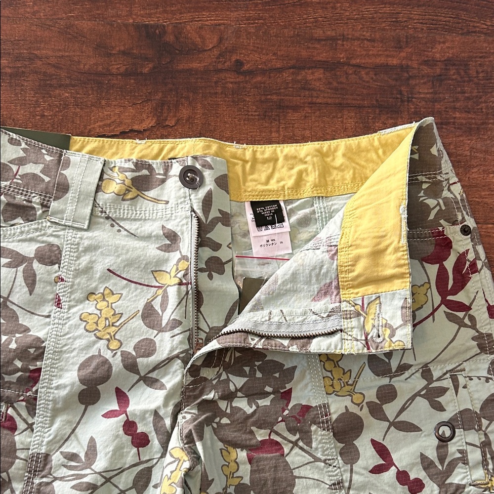 NWT: Eddie Bauer Floral Hiking/Cargo Shorts - Picture 7 of 9